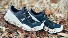 Viajeros Que Solo Confían En Botas On Cloud Para Zonas Frías